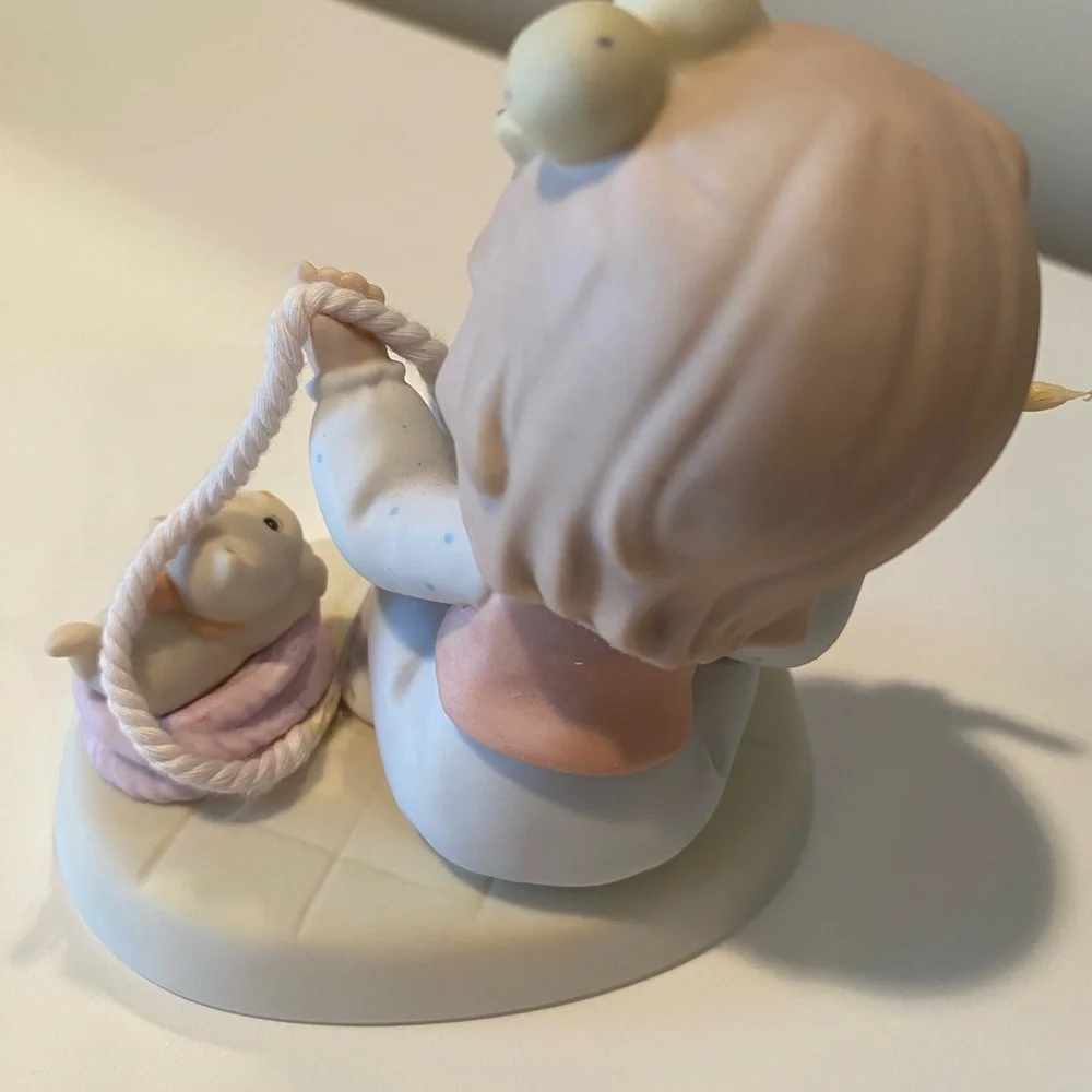 Vintage 1998 Precious Moments “Believe  It Or Knot,I Luv You”